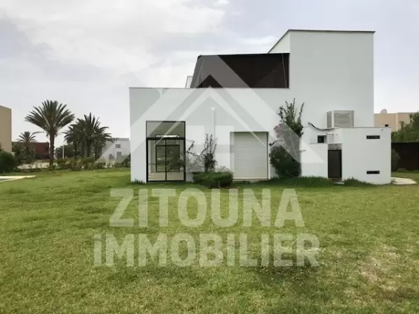 A louer une villa totalement rénovée au Golf