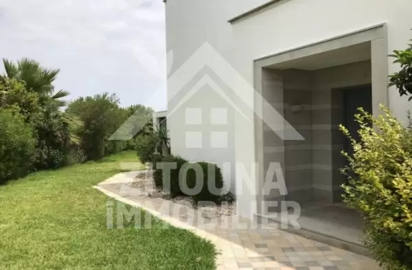 A louer une villa totalement rénovée au Golf