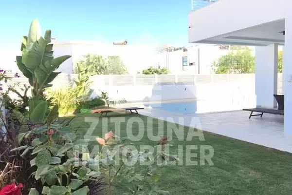A vendre cette somptueuse villa au Lac 2