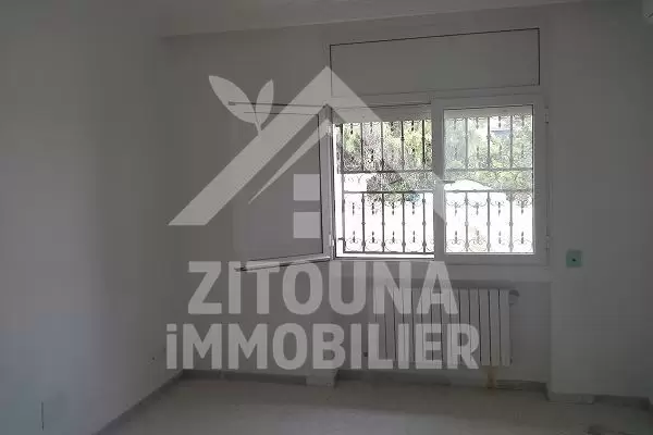 A louer un belle villa à cité les pins