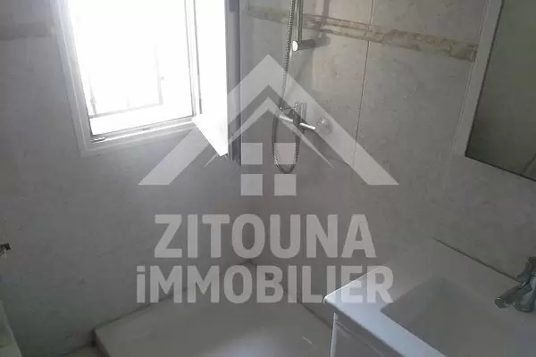 A louer un belle villa à cité les pins