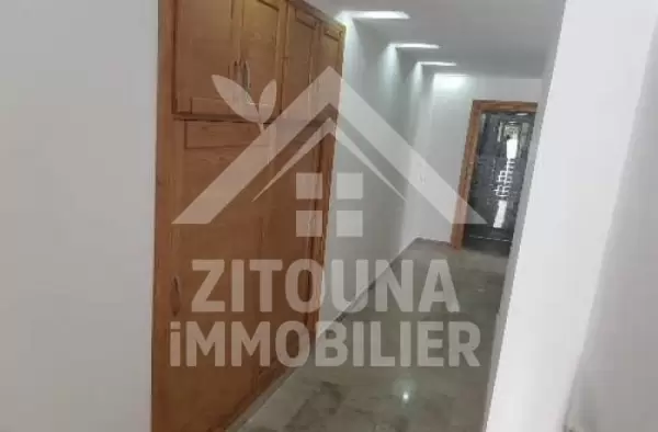 A louer un appartement à Amilcar