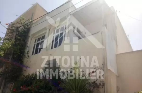 A louer un étage de villa à la Marsa Plage