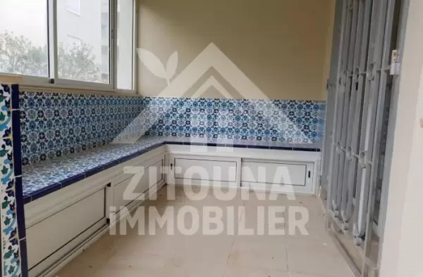 A louer un appartement dans une résidence gardée aux les jardins de carthage