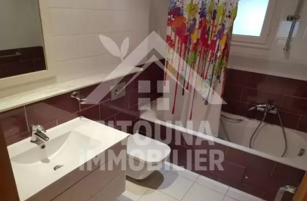 A louer un appartement dans une résidence gardée aux les jardins de carthage