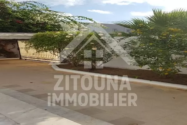 A louer une belle villa à cité la roseraie La Marsa