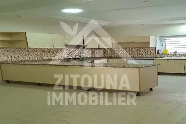 A louer une belle villa à cité la roseraie La Marsa