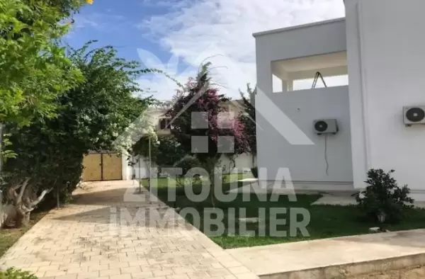 A vendre une belle villa à Chotrana 1