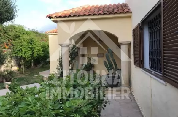 A louer une villa de charme à la Soukra