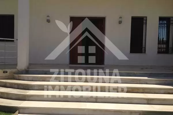 A louer une belle villa à Gammarth