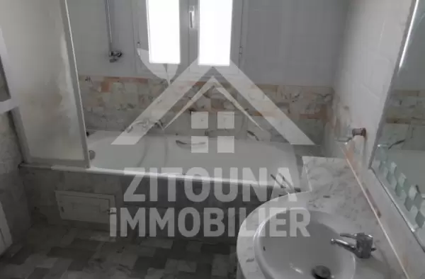 A louer un bel appartement meublé au Lac 1