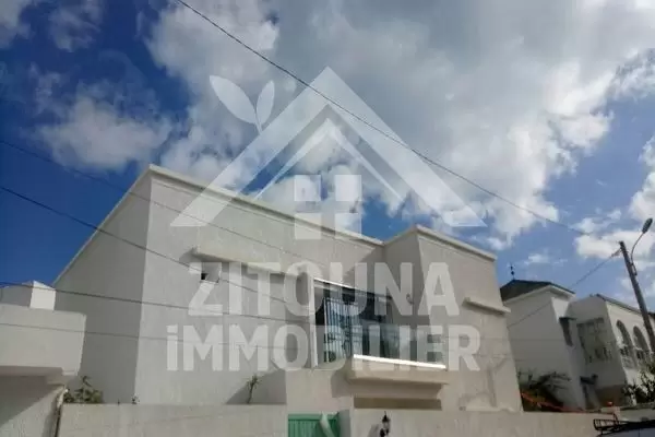 A vendre une villa de charme à la Marsa Corniche