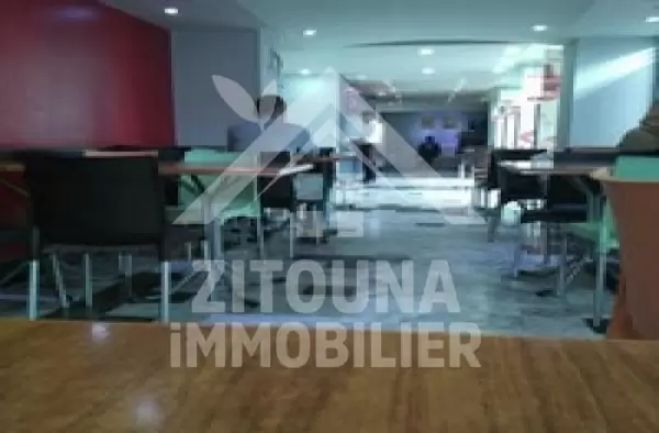 A vendre un Salon de thé en fond et mur de 360m² au cœur de centre ville