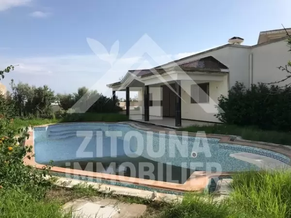 A vendre une villa très bien situé à Gammarth Supérieur