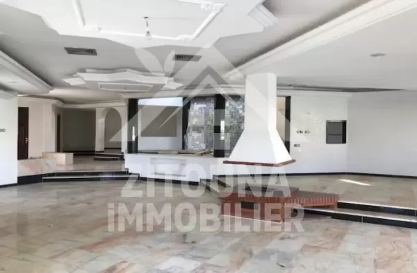 A vendre une villa très bien situé à Gammarth Supérieur
