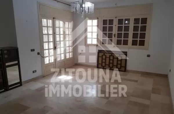 A Vendre une villa de prestige à la Soukra