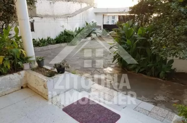 A vendre une villa inachevée à la soukra