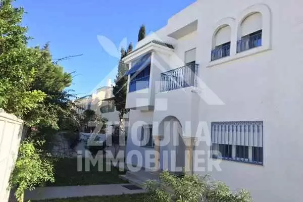 A louer une belle villa à Sidi Daoued