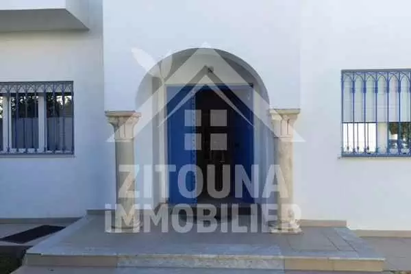 A louer une belle villa à Sidi Daoued