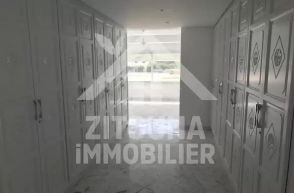 A louer une villa de charme à la Marsa .Construite dans un style moderne et raffiné.