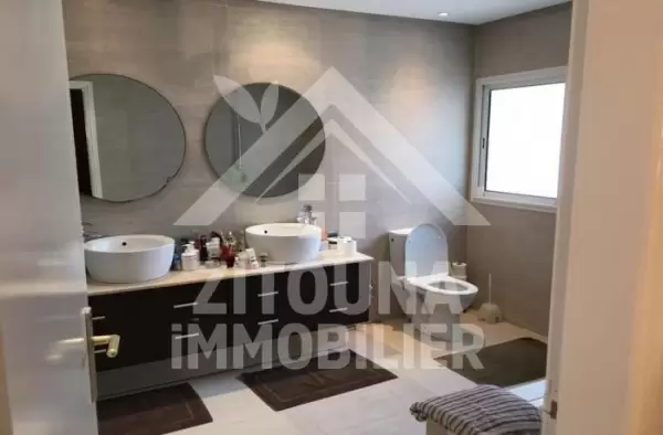A vendre une belle villa à la Maalagua avec Bangalow de 2 chambres