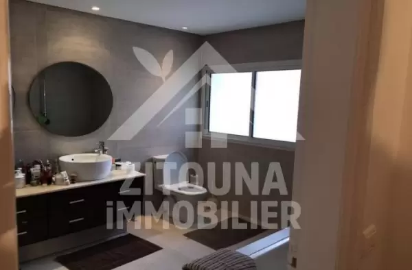 A vendre une belle villa à la Maalagua avec Bangalow de 2 chambres