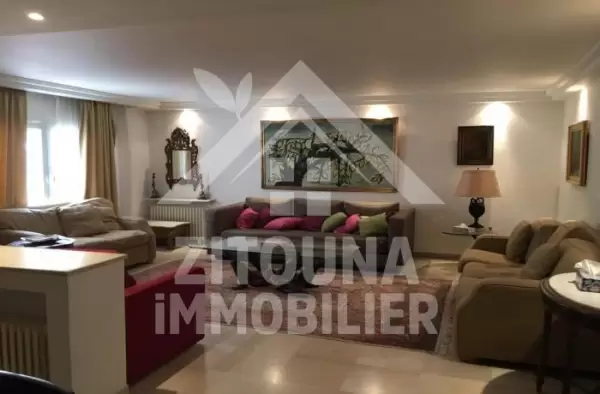 A vendre une belle villa à la Maalagua avec Bangalow de 2 chambres