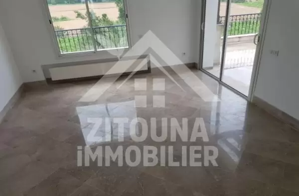 A louer un triplex de très haut standing à la Marsa