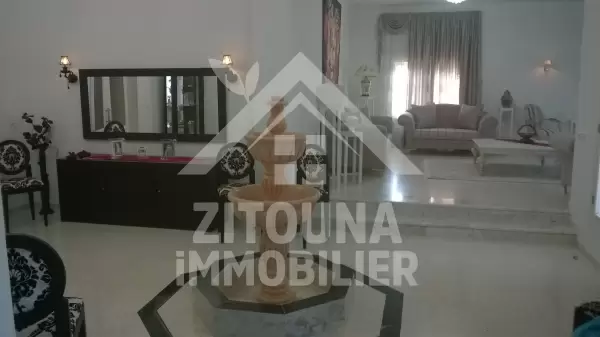 A vendre une belle villa à Sidi Thabet clôturée des quatre côtés et située à Sidi Thabet Bejeoua 2 à 10 min de Géant.