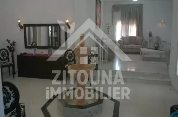 A vendre une belle villa à Sidi Thabet clôturée des quatre côtés et située à Sidi Thabet Bejeoua 2 à 10 min de Géant.