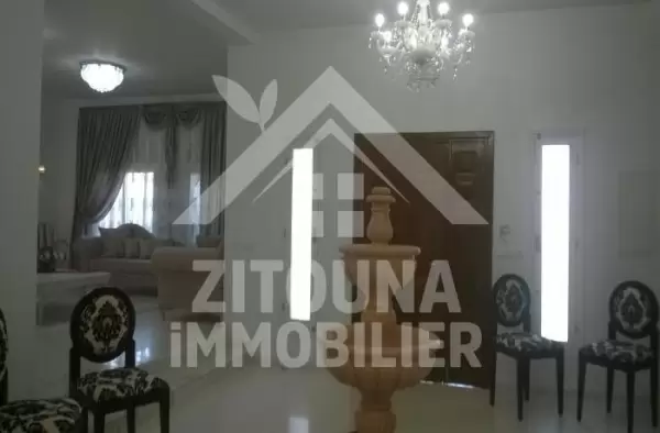 A vendre une belle villa à Sidi Thabet clôturée des quatre côtés et située à Sidi Thabet Bejeoua 2 à 10 min de Géant.
