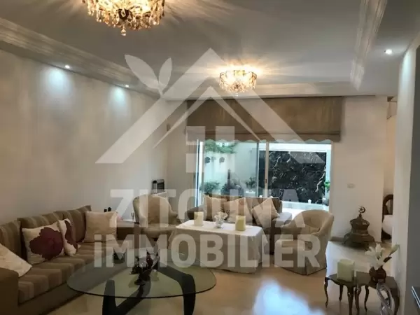 A louer un beau Triplex au route de relais la Marsa