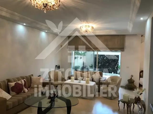 A louer un beau Triplex au route de relais la Marsa