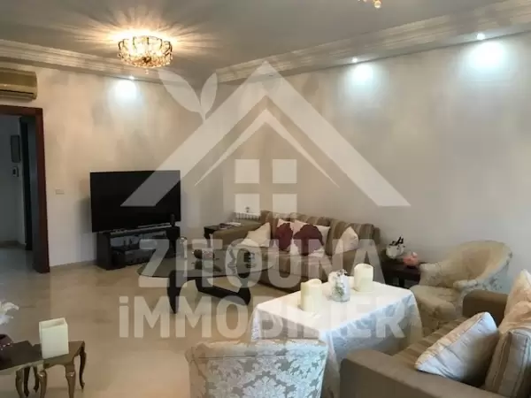 A louer un beau Triplex au route de relais la Marsa