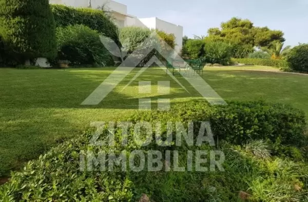 A louer un appartement avec accès piscine à Gammarth Supérieur