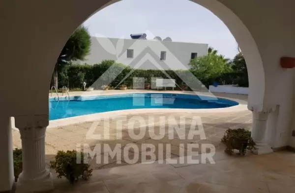 A louer un appartement avec accès piscine à Gammarth Supérieur