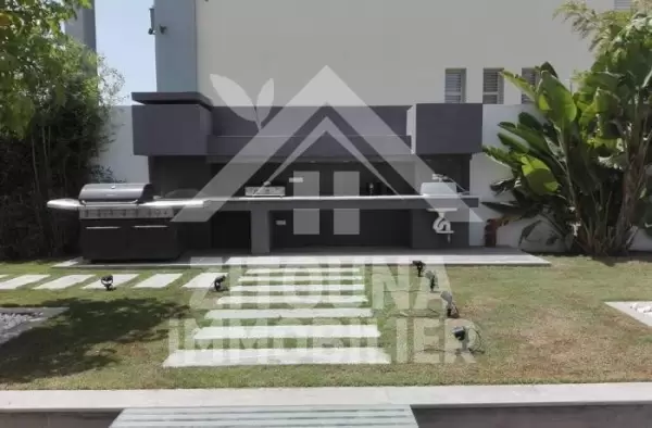 A louer une charmante villa de très haut standing avec une décoration très soignée à la Marsa