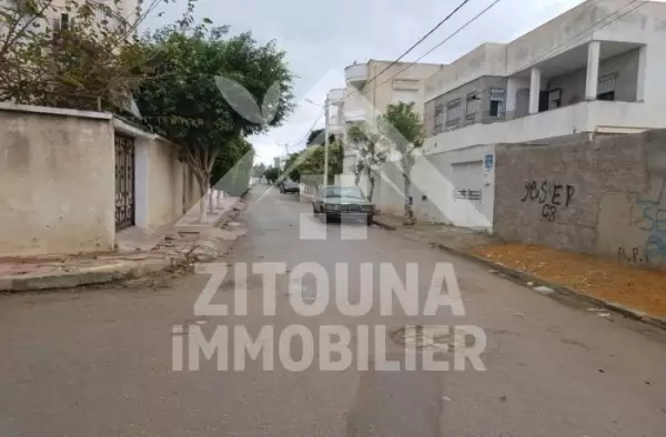A vendre un terrain à La Marsa