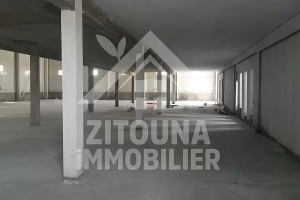 A louer un entrepôt de 600 m2 à Sidi Daoued