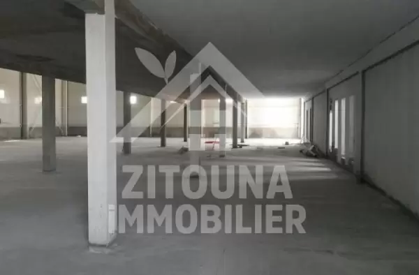 A louer un entrepôt de 600 m2 à Sidi Daoued