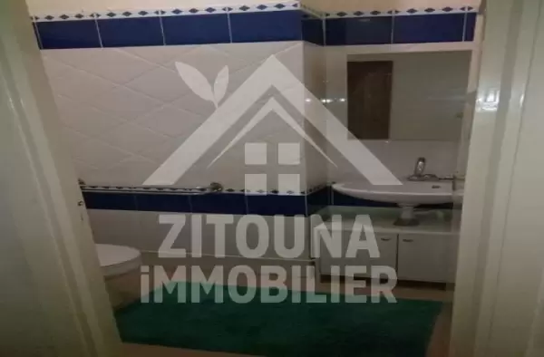 A VENDRE UN BEL APPARTEMENT à cité Nacer