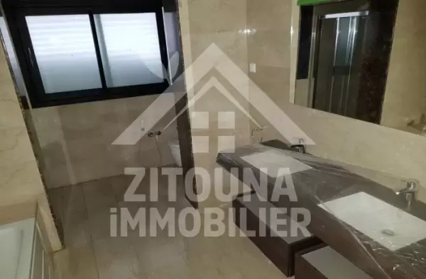 A louer un duplex de très haut standing et neuf aux Les Jardins de Carthage