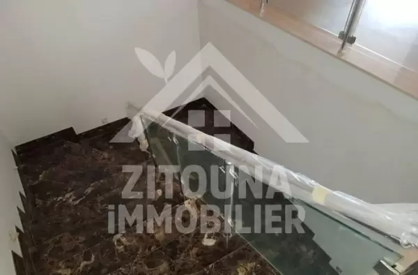 A louer un duplex de très haut standing et neuf aux Les Jardins de Carthage