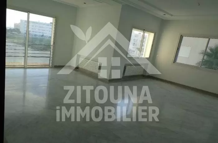 A louer un appartement aux berges du lac