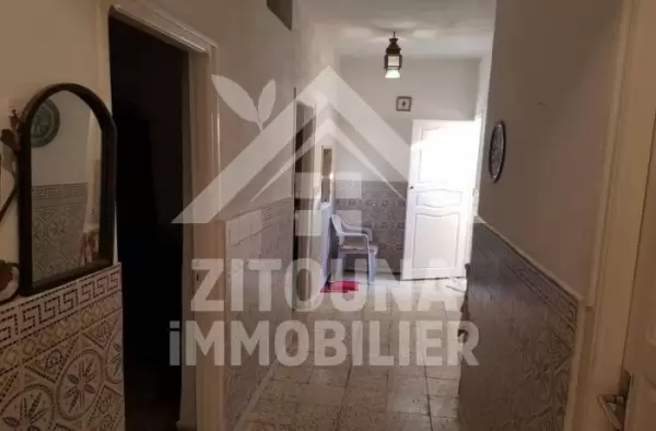 A vendre une maison sur 2 niveaux à la Marsa Bhar Lazrague