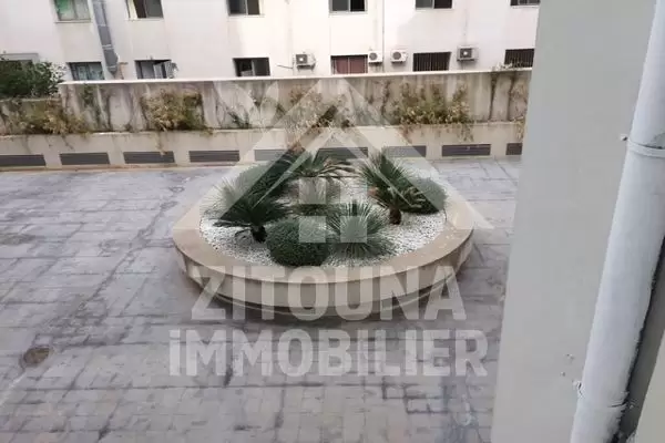 À louer des bureaux au Lac 2