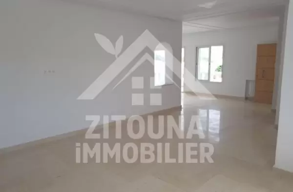A louer un étage de villa jamais habité à la Marsa Saada