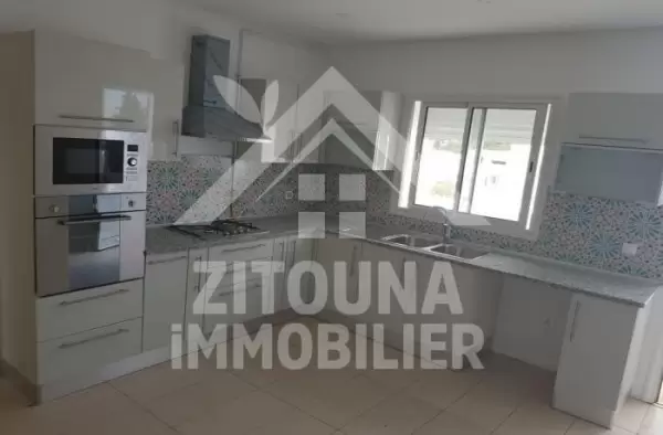 A louer un étage de villa jamais habité à la Marsa Saada