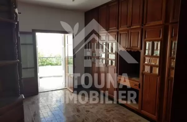 A louer une belle villa à la Marsa Corniche