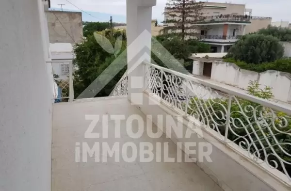 A vendre une belle villa à cité Nozha Ariana